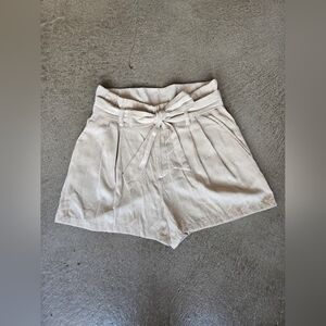 H&M High-Waisted Cream Shorts